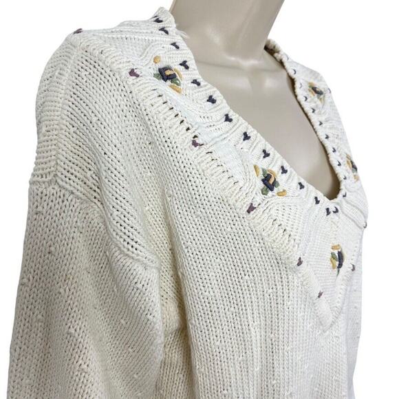 Van Heusen Womens Hand Embroidered Vintage Pointelle Chunky Knit Sweater sz S - Picture 4 of 16